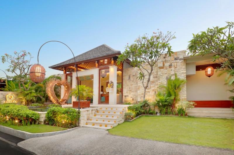 Aksari Seminyak, Seminyak