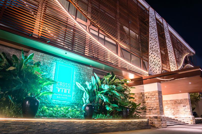 Cross Vibe Bali Kuta, Kuta