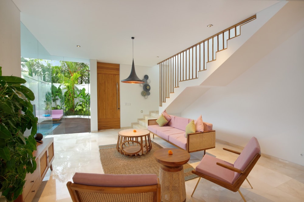 Eight Palms Villa