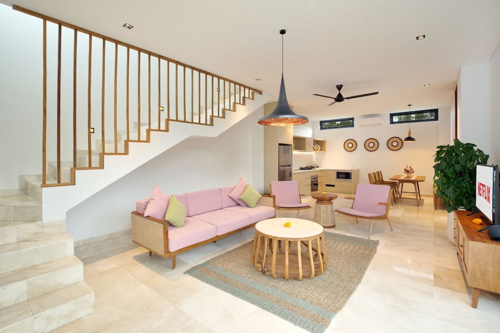 Eight Palms Villa